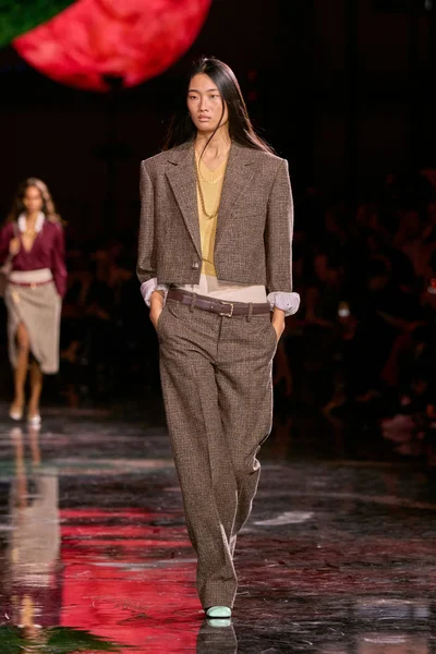 Look 2